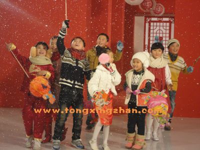 中国童星站主推儿童演员参加《阎维文新歌MV》的拍摄 