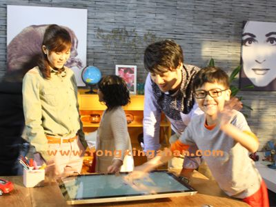 中国童星站主推儿童演员参加《联想电脑广告》的拍摄 